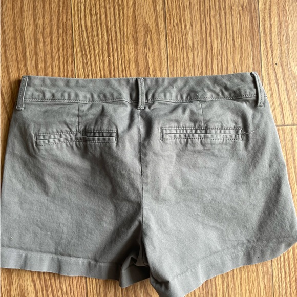 Grey Old Navy Pixie Shorts - Picture 3 of 3